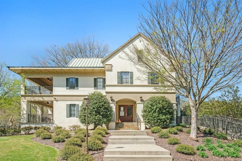 8875 Huntcliff Trace, Sandy Springs, Georgia 30350, 5 Bedrooms Bedrooms, ,4 BathroomsBathrooms,Residential,Sold,8875 Huntcliff Trace,6862089