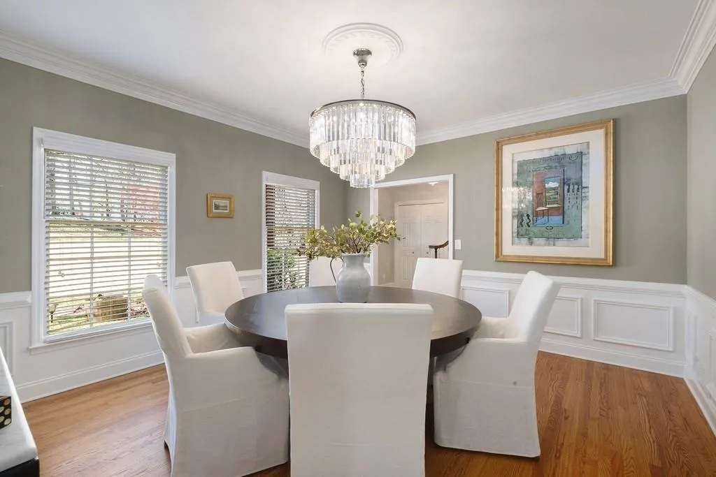 8875 Huntcliff Trace, Sandy Springs, Georgia 30350, 5 Bedrooms Bedrooms, ,4 BathroomsBathrooms,Residential,Sold,8875 Huntcliff Trace,6862089
