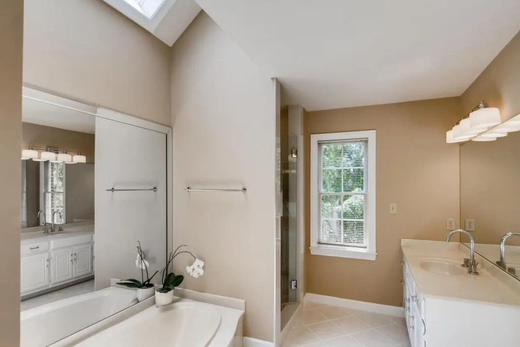 435 Tavern Circle, Sandy Springs, Georgia 30350, 4 Bedrooms Bedrooms, ,5 BathroomsBathrooms,Residential,Sold,435 Tavern Circle,6731877
