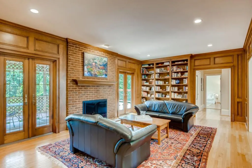 435 Tavern Circle, Sandy Springs, Georgia 30350, 4 Bedrooms Bedrooms, ,5 BathroomsBathrooms,Residential,Sold,435 Tavern Circle,6731877