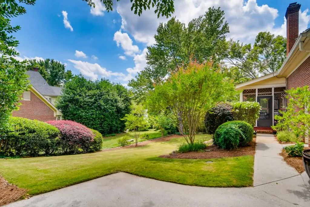 435 Tavern Circle, Sandy Springs, Georgia 30350, 4 Bedrooms Bedrooms, ,5 BathroomsBathrooms,Residential,Sold,435 Tavern Circle,6731877