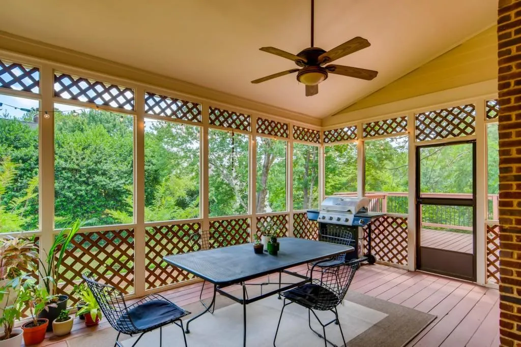 435 Tavern Circle, Sandy Springs, Georgia 30350, 4 Bedrooms Bedrooms, ,5 BathroomsBathrooms,Residential,Sold,435 Tavern Circle,6731877