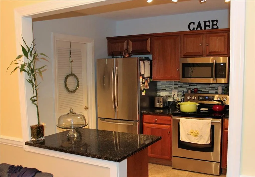 65 Mount Vernon Circle, Sandy Springs, Georgia 30338, 2 Bedrooms Bedrooms, ,2 BathroomsBathrooms,Residential,Sold,65 Mount Vernon Circle,5649976