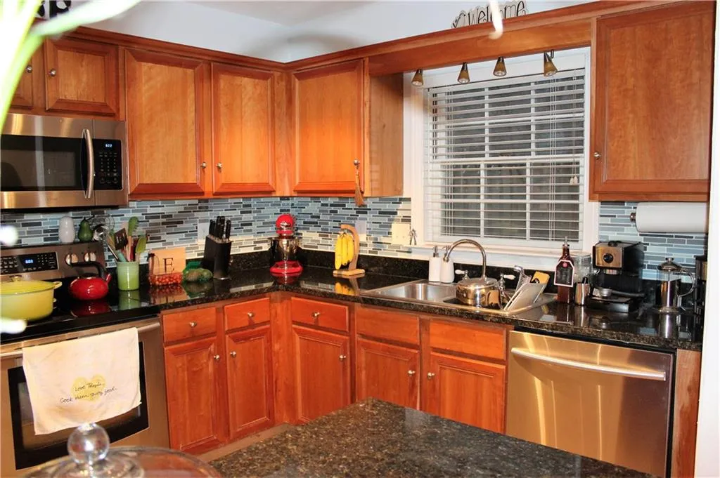 65 Mount Vernon Circle, Sandy Springs, Georgia 30338, 2 Bedrooms Bedrooms, ,2 BathroomsBathrooms,Residential,Sold,65 Mount Vernon Circle,5649976