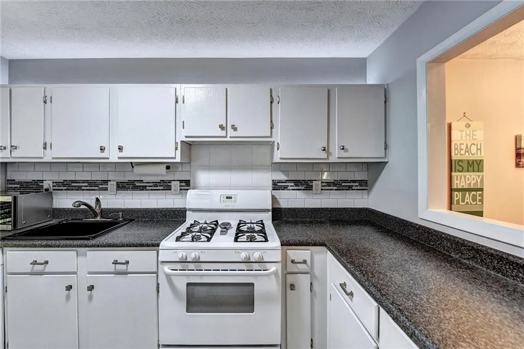 1310 Woodcliff Drive, Sandy Springs, Georgia 30350, 1 Bedroom Bedrooms, ,1 BathroomBathrooms,Residential,Sold,1310 Woodcliff Drive,7116022