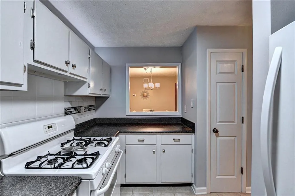 1310 Woodcliff Drive, Sandy Springs, Georgia 30350, 1 Bedroom Bedrooms, ,1 BathroomBathrooms,Residential,Sold,1310 Woodcliff Drive,7116022