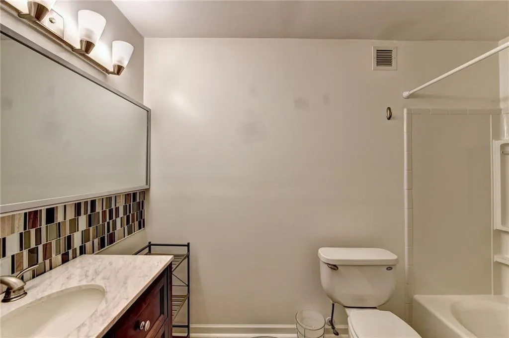 1310 Woodcliff Drive, Sandy Springs, Georgia 30350, 1 Bedroom Bedrooms, ,1 BathroomBathrooms,Residential,Sold,1310 Woodcliff Drive,7116022