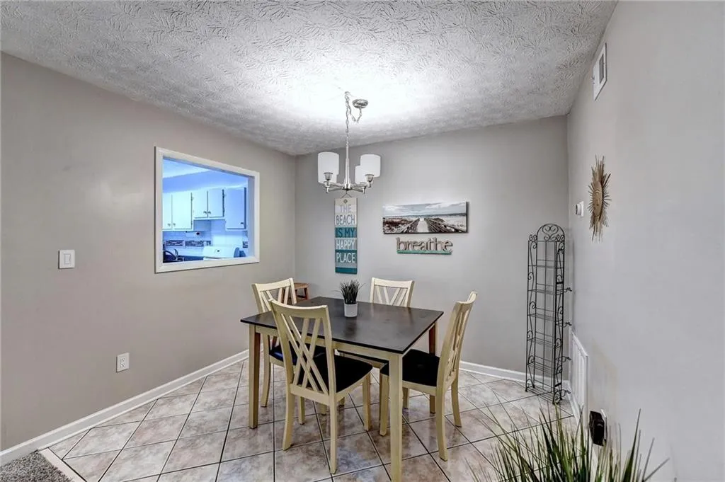 1310 Woodcliff Drive, Sandy Springs, Georgia 30350, 1 Bedroom Bedrooms, ,1 BathroomBathrooms,Residential,Sold,1310 Woodcliff Drive,7116022