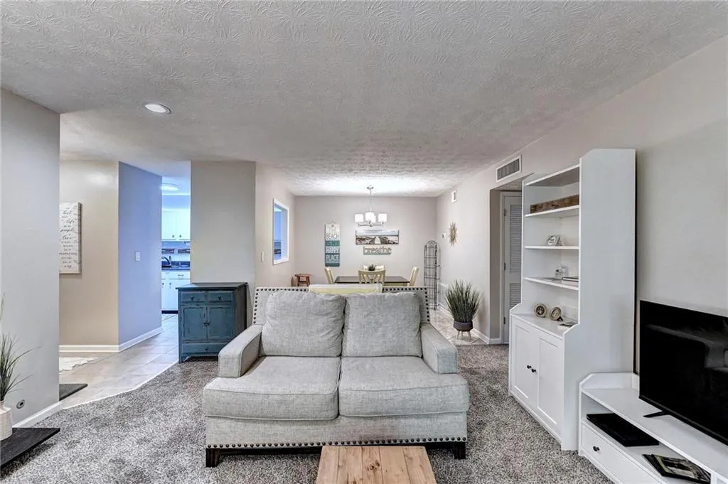 1310 Woodcliff Drive, Sandy Springs, Georgia 30350, 1 Bedroom Bedrooms, ,1 BathroomBathrooms,Residential,Sold,1310 Woodcliff Drive,7116022