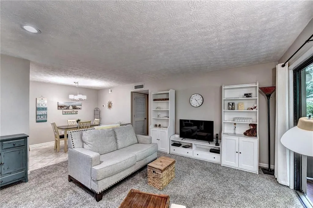 1310 Woodcliff Drive, Sandy Springs, Georgia 30350, 1 Bedroom Bedrooms, ,1 BathroomBathrooms,Residential,Sold,1310 Woodcliff Drive,7116022