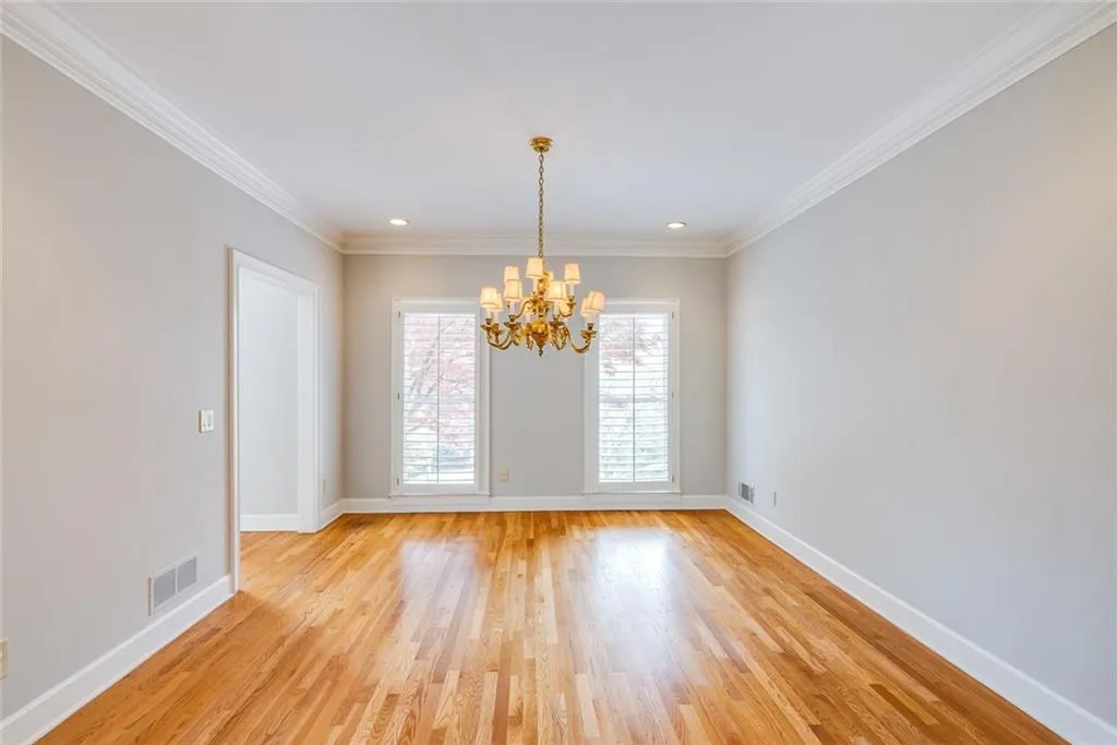 945 Manchester Place, Sandy Springs, Georgia 30328, 5 Bedrooms Bedrooms, ,4 BathroomsBathrooms,Residential,Sold,945 Manchester Place,7030680