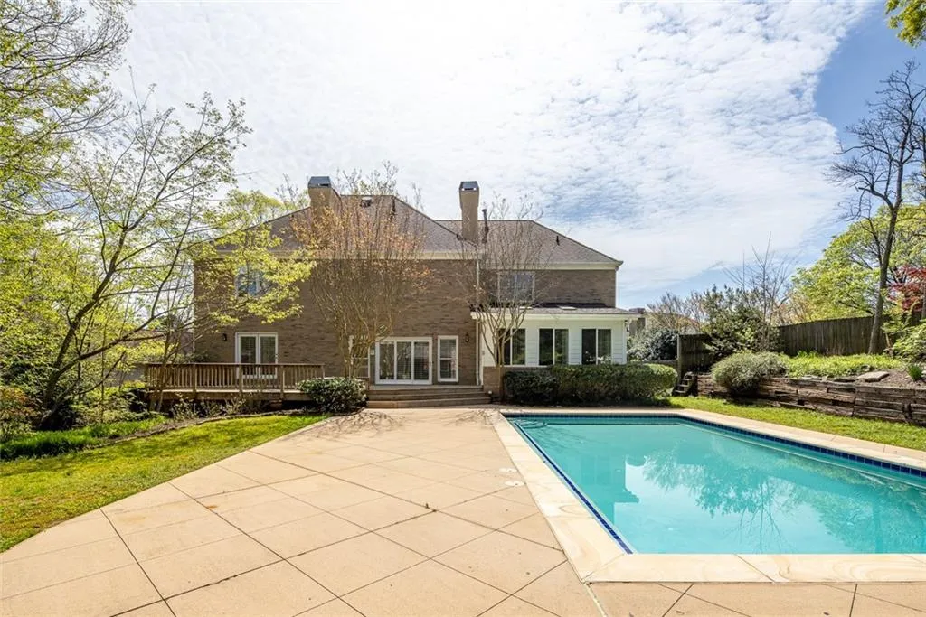 945 Manchester Place, Sandy Springs, Georgia 30328, 5 Bedrooms Bedrooms, ,4 BathroomsBathrooms,Residential,Sold,945 Manchester Place,7030680