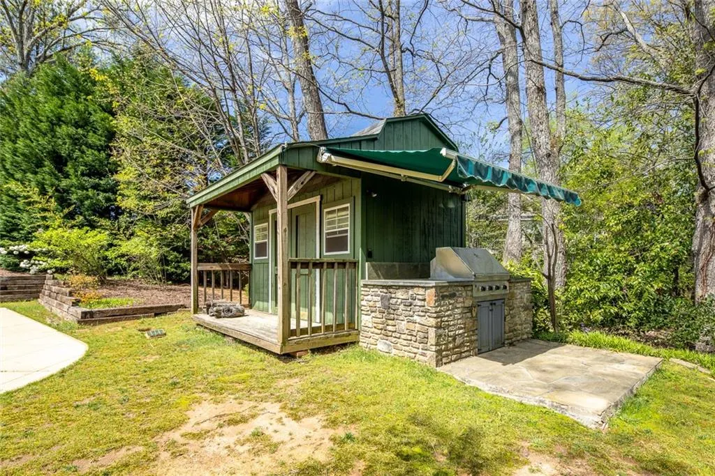 945 Manchester Place, Sandy Springs, Georgia 30328, 5 Bedrooms Bedrooms, ,4 BathroomsBathrooms,Residential,Sold,945 Manchester Place,7030680