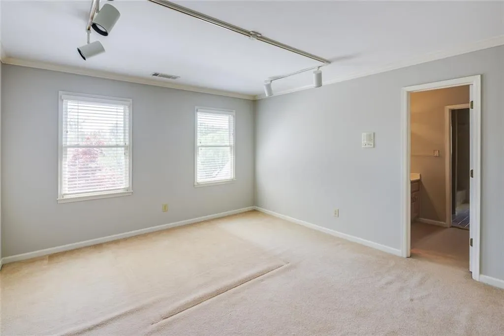 945 Manchester Place, Sandy Springs, Georgia 30328, 5 Bedrooms Bedrooms, ,4 BathroomsBathrooms,Residential,Sold,945 Manchester Place,7030680