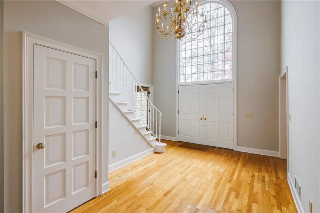 945 Manchester Place, Sandy Springs, Georgia 30328, 5 Bedrooms Bedrooms, ,4 BathroomsBathrooms,Residential,Sold,945 Manchester Place,7030680