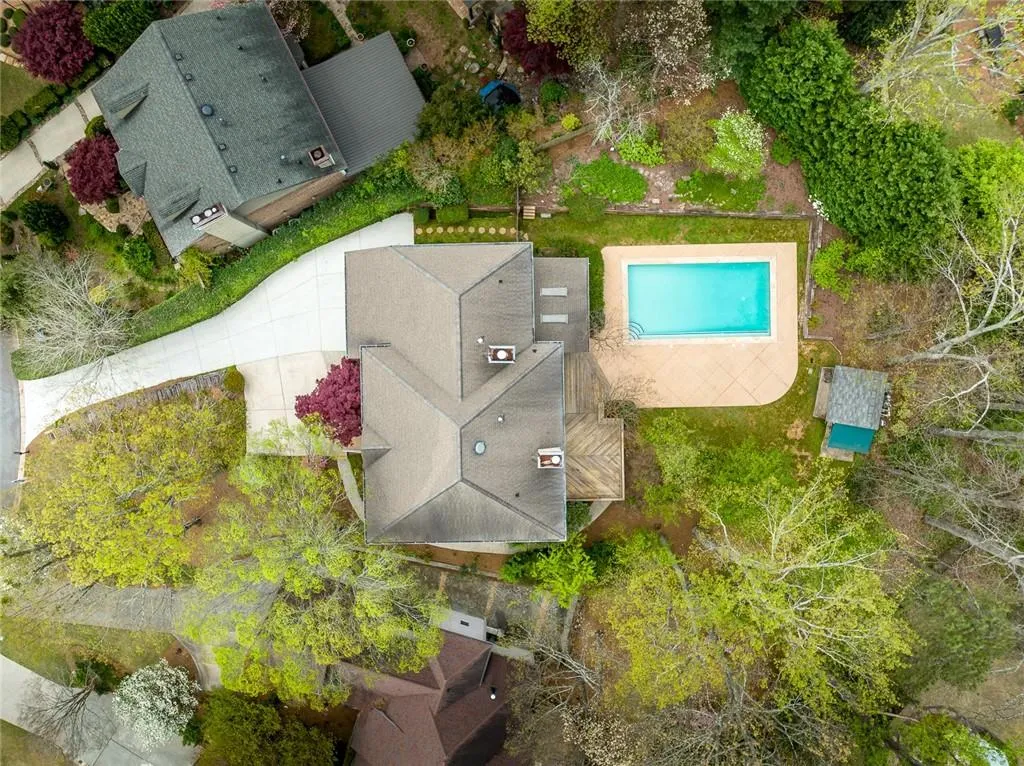 945 Manchester Place, Sandy Springs, Georgia 30328, 5 Bedrooms Bedrooms, ,4 BathroomsBathrooms,Residential,Sold,945 Manchester Place,7030680