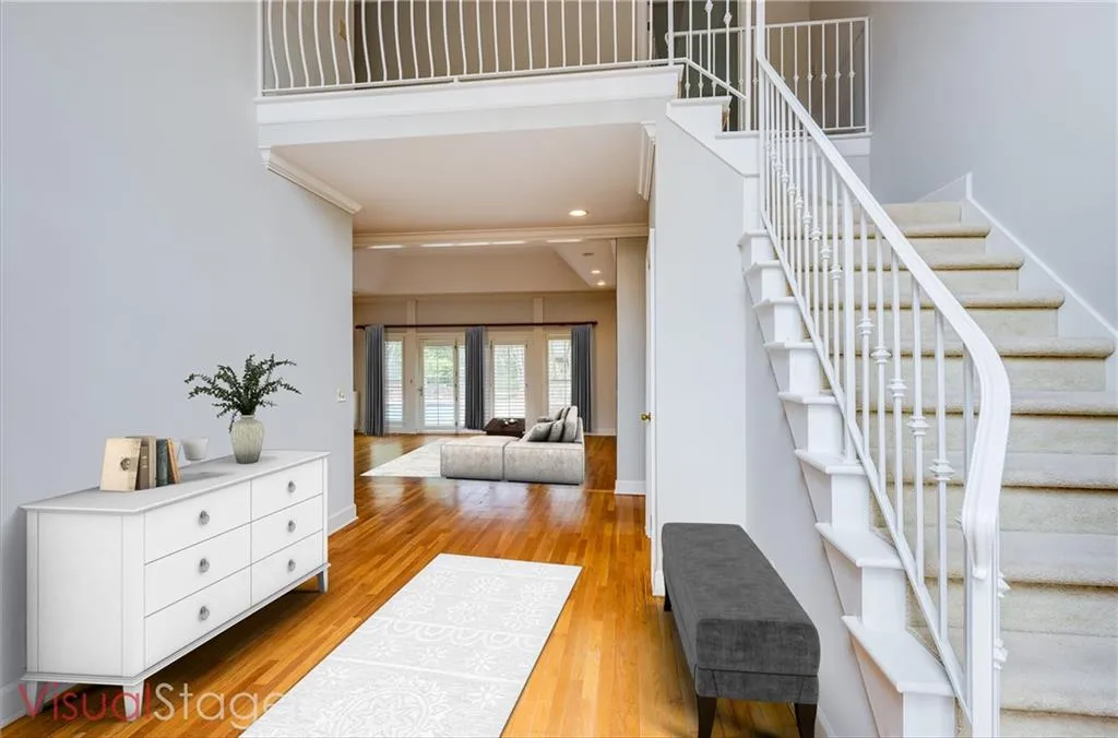 945 Manchester Place, Sandy Springs, Georgia 30328, 5 Bedrooms Bedrooms, ,4 BathroomsBathrooms,Residential,Sold,945 Manchester Place,7030680