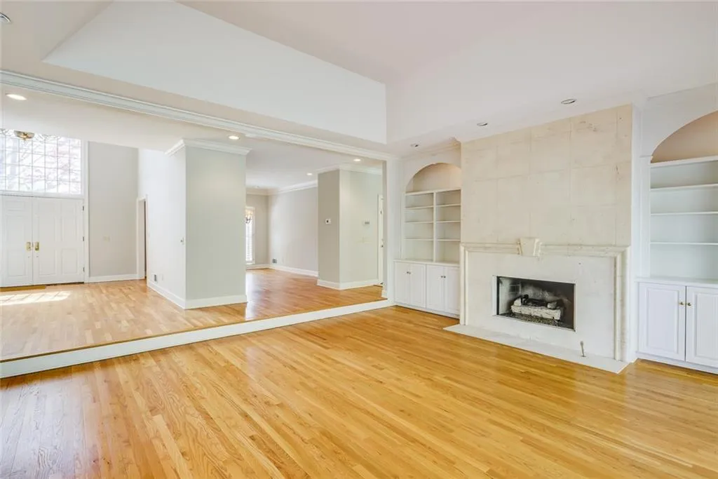 945 Manchester Place, Sandy Springs, Georgia 30328, 5 Bedrooms Bedrooms, ,4 BathroomsBathrooms,Residential,Sold,945 Manchester Place,7030680