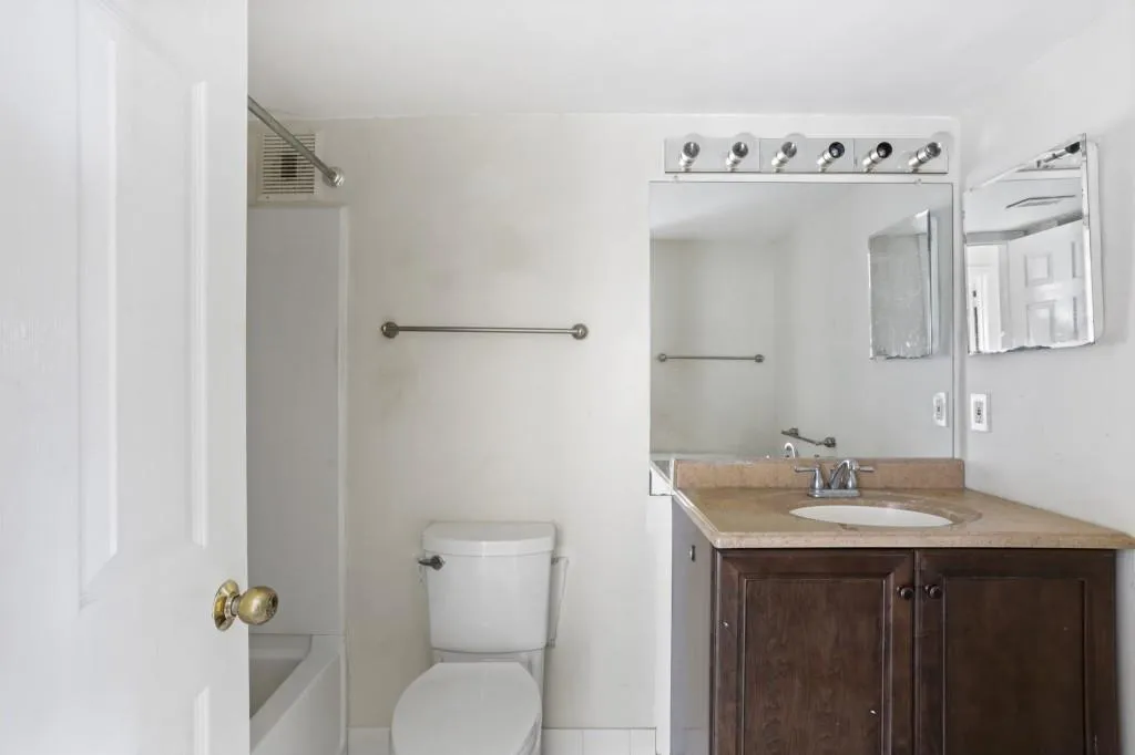 795 Hammond Drive Unit 1906, Atlanta, Georgia 30328, 2 Bedrooms Bedrooms, ,1 BathroomBathrooms,Residential,Sold,795 Hammond Drive Unit 1906,6876482