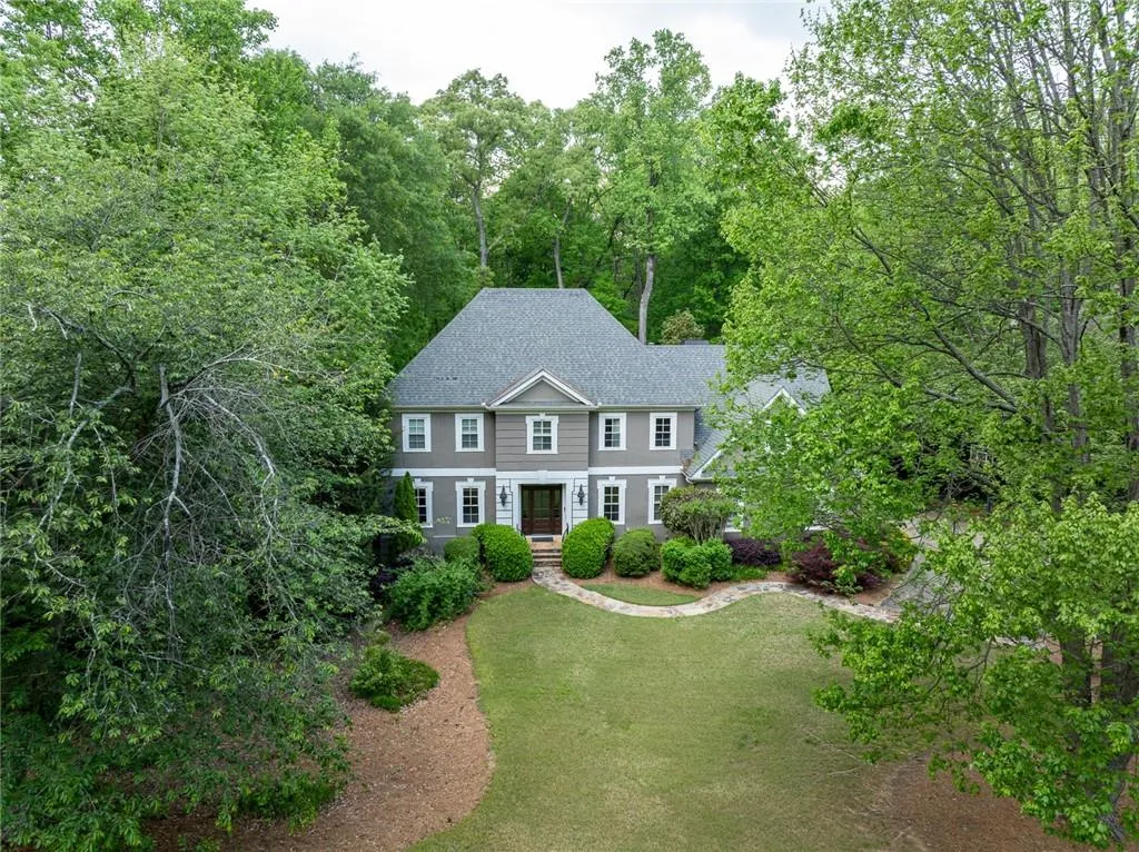 300 Sologne Court, Atlanta, Georgia 30327, 6 Bedrooms Bedrooms, ,5 BathroomsBathrooms,Residential,Sold,300 Sologne Court,7433237