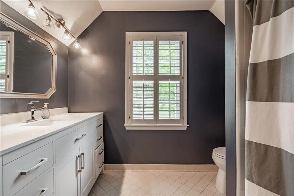 300 Sologne Court, Atlanta, Georgia 30327, 6 Bedrooms Bedrooms, ,5 BathroomsBathrooms,Residential,Sold,300 Sologne Court,7433237