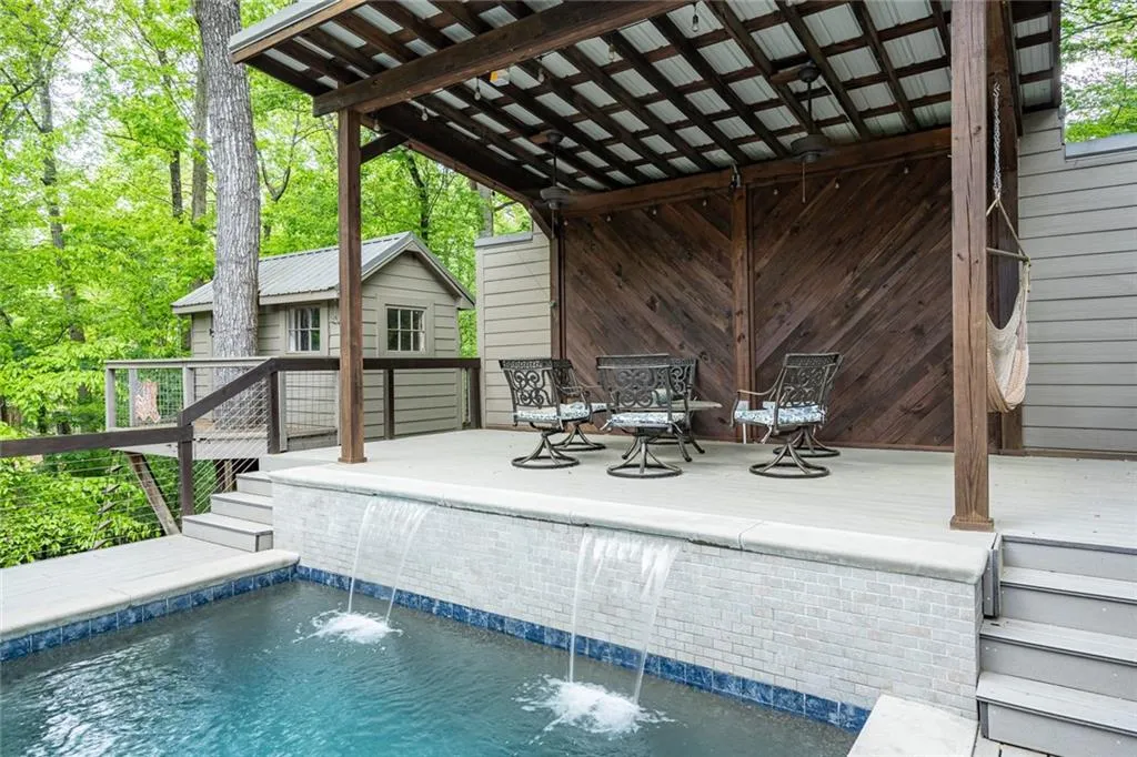 300 Sologne Court, Atlanta, Georgia 30327, 6 Bedrooms Bedrooms, ,5 BathroomsBathrooms,Residential,Sold,300 Sologne Court,7433237