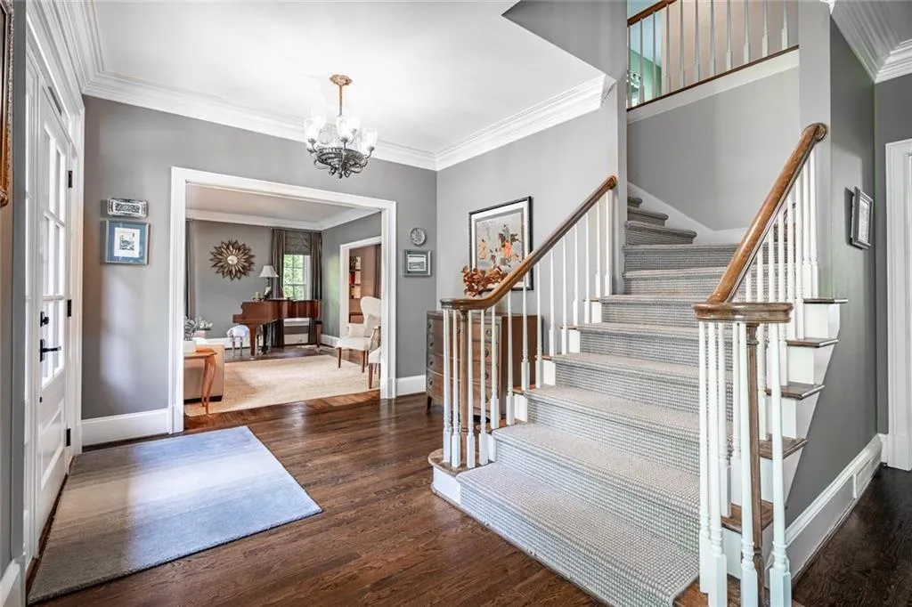 300 Sologne Court, Atlanta, Georgia 30327, 6 Bedrooms Bedrooms, ,5 BathroomsBathrooms,Residential,Sold,300 Sologne Court,7433237