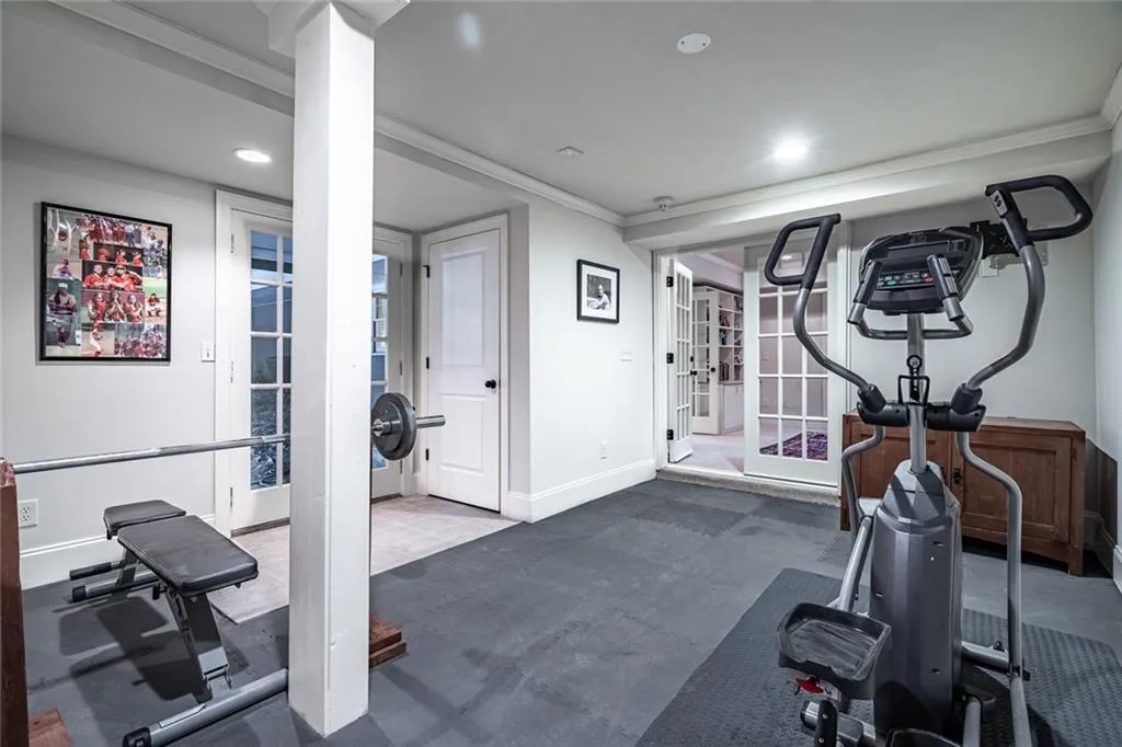 300 Sologne Court, Atlanta, Georgia 30327, 6 Bedrooms Bedrooms, ,5 BathroomsBathrooms,Residential,Sold,300 Sologne Court,7433237