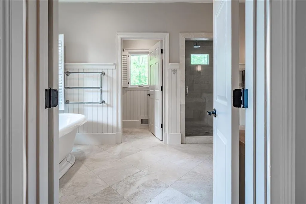 300 Sologne Court, Atlanta, Georgia 30327, 6 Bedrooms Bedrooms, ,5 BathroomsBathrooms,Residential,Sold,300 Sologne Court,7433237