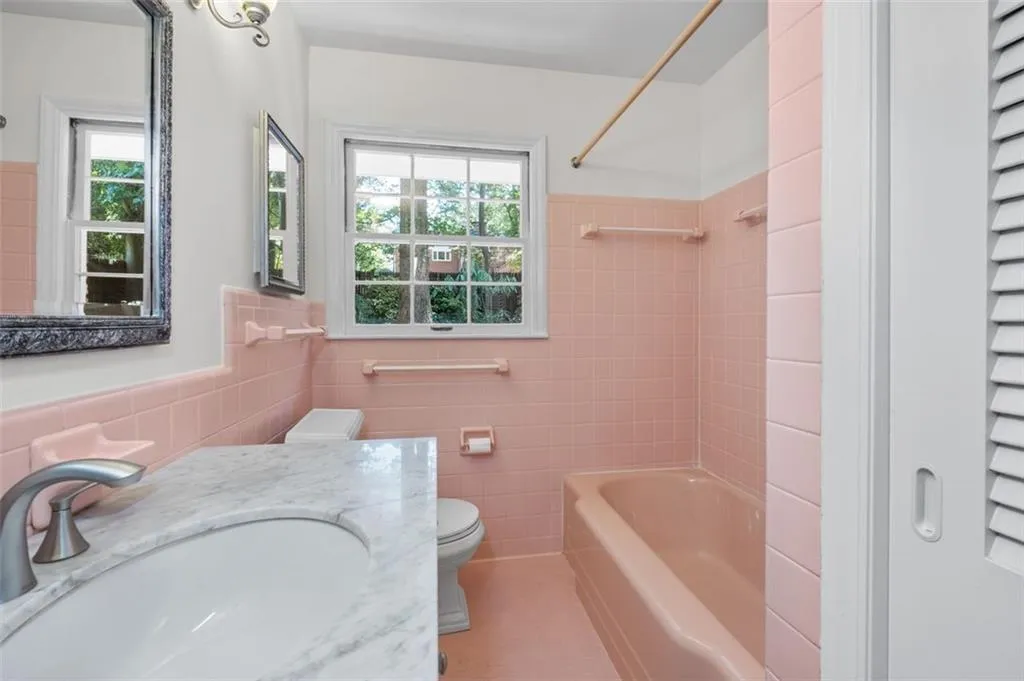 5805 Brookgreen Road, Atlanta, Georgia 30328, 3 Bedrooms Bedrooms, ,2 BathroomsBathrooms,Residential,Sold,5805 Brookgreen Road,7121707