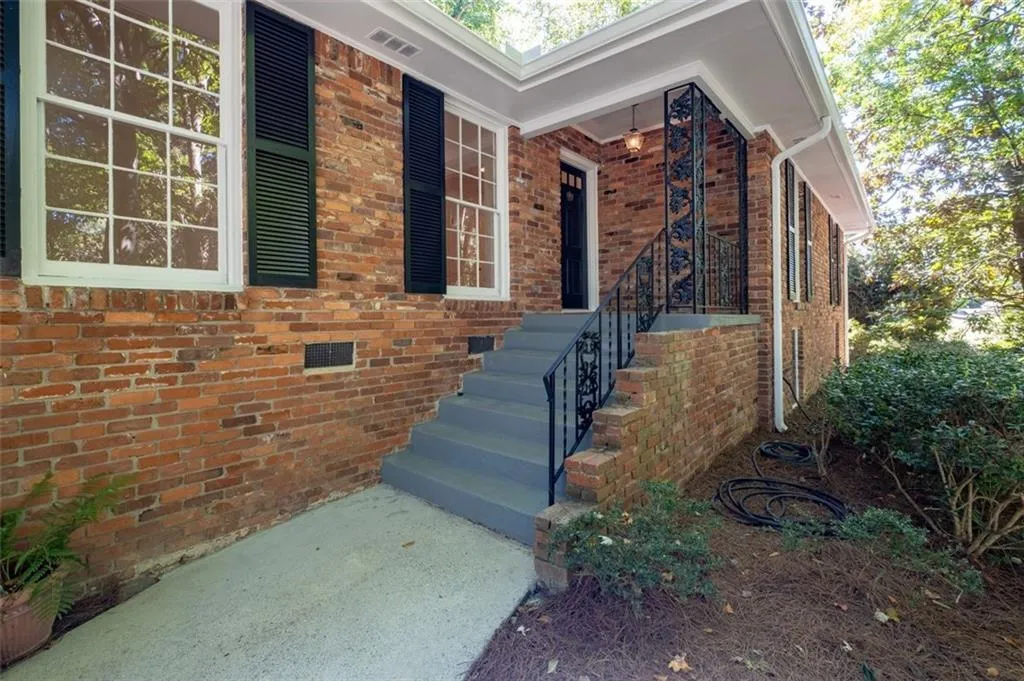 5805 Brookgreen Road, Atlanta, Georgia 30328, 3 Bedrooms Bedrooms, ,2 BathroomsBathrooms,Residential,Sold,5805 Brookgreen Road,7121707