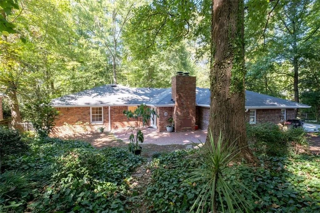 5805 Brookgreen Road, Atlanta, Georgia 30328, 3 Bedrooms Bedrooms, ,2 BathroomsBathrooms,Residential,Sold,5805 Brookgreen Road,7121707