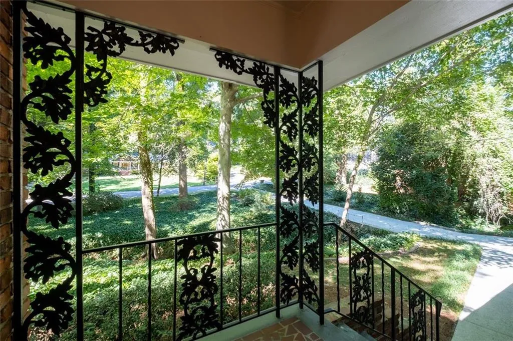 5805 Brookgreen Road, Atlanta, Georgia 30328, 3 Bedrooms Bedrooms, ,2 BathroomsBathrooms,Residential,Sold,5805 Brookgreen Road,7121707