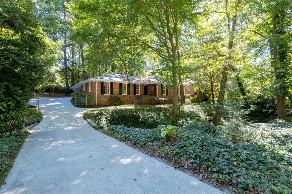 5805 Brookgreen Road, Atlanta, Georgia 30328, 3 Bedrooms Bedrooms, ,2 BathroomsBathrooms,Residential,Sold,5805 Brookgreen Road,7121707