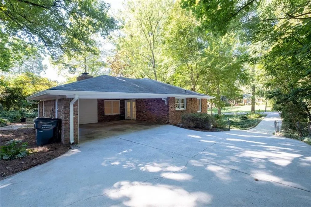 5805 Brookgreen Road, Atlanta, Georgia 30328, 3 Bedrooms Bedrooms, ,2 BathroomsBathrooms,Residential,Sold,5805 Brookgreen Road,7121707