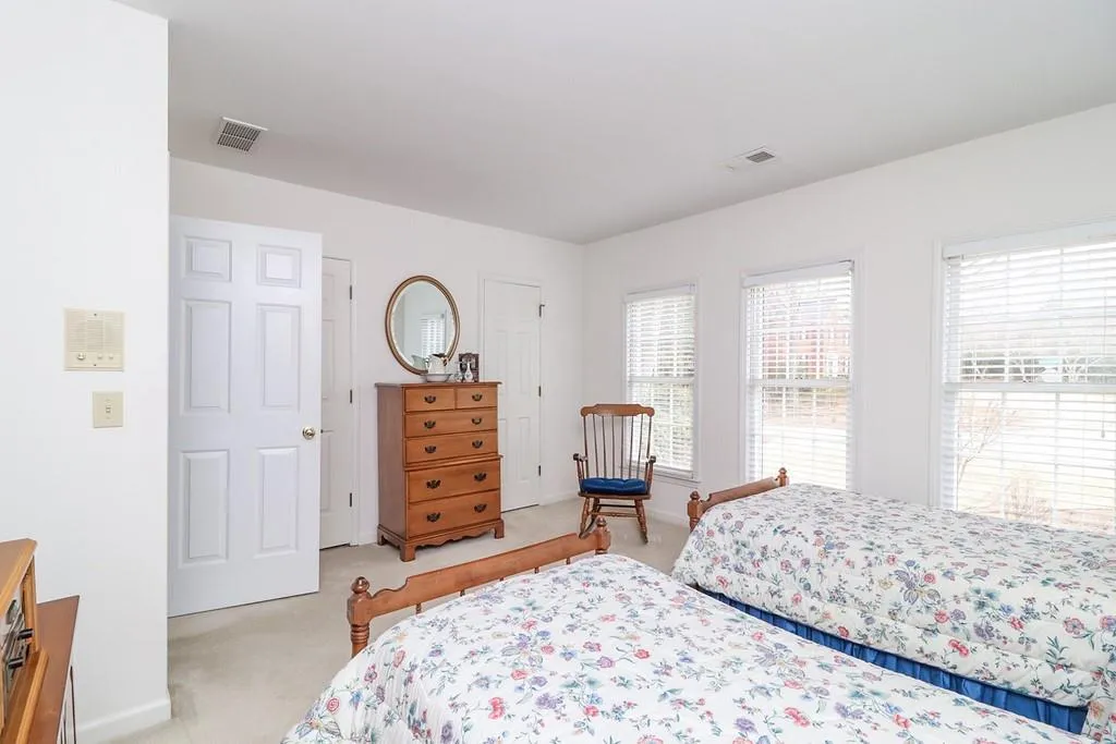 7370 Stoneykirk Close, Sandy Springs, Georgia 30350, 5 Bedrooms Bedrooms, ,4 BathroomsBathrooms,Residential,Sold,7370 Stoneykirk Close,6838370