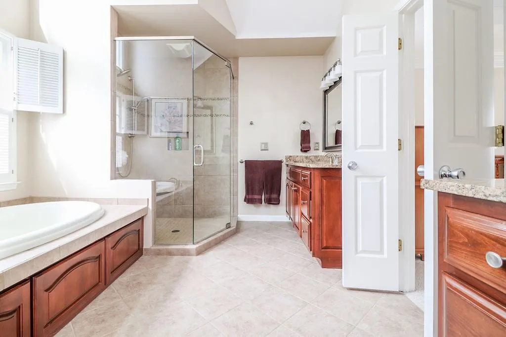 7370 Stoneykirk Close, Sandy Springs, Georgia 30350, 5 Bedrooms Bedrooms, ,4 BathroomsBathrooms,Residential,Sold,7370 Stoneykirk Close,6838370