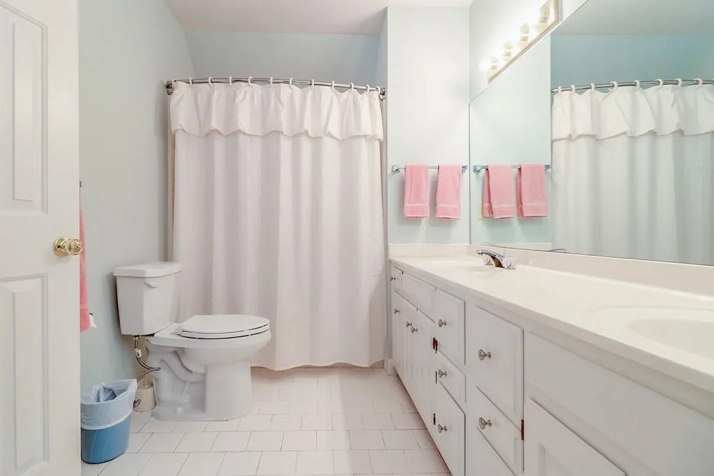 7370 Stoneykirk Close, Sandy Springs, Georgia 30350, 5 Bedrooms Bedrooms, ,4 BathroomsBathrooms,Residential,Sold,7370 Stoneykirk Close,6838370