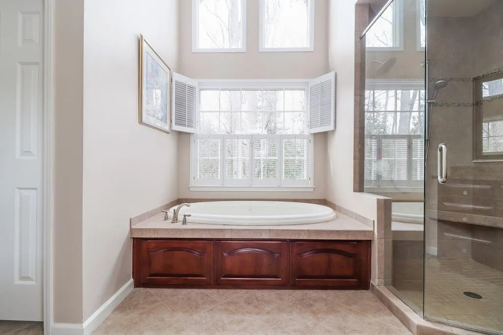 7370 Stoneykirk Close, Sandy Springs, Georgia 30350, 5 Bedrooms Bedrooms, ,4 BathroomsBathrooms,Residential,Sold,7370 Stoneykirk Close,6838370