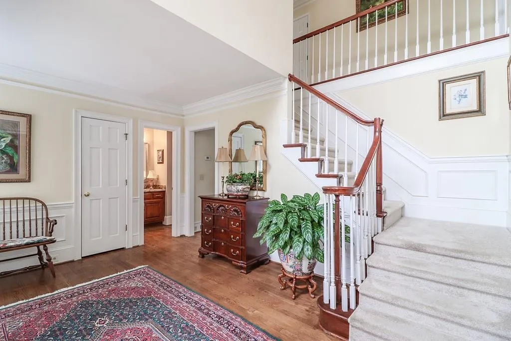 7370 Stoneykirk Close, Sandy Springs, Georgia 30350, 5 Bedrooms Bedrooms, ,4 BathroomsBathrooms,Residential,Sold,7370 Stoneykirk Close,6838370