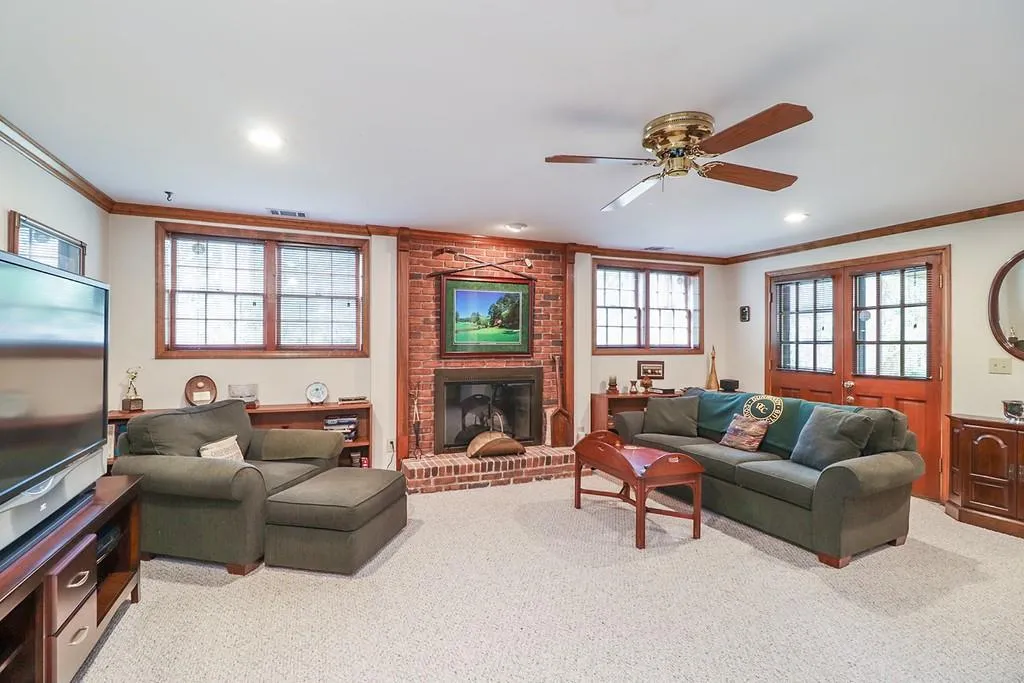 7370 Stoneykirk Close, Sandy Springs, Georgia 30350, 5 Bedrooms Bedrooms, ,4 BathroomsBathrooms,Residential,Sold,7370 Stoneykirk Close,6838370