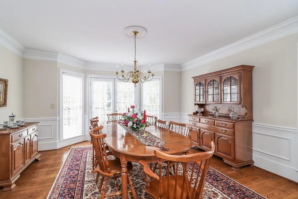 7370 Stoneykirk Close, Sandy Springs, Georgia 30350, 5 Bedrooms Bedrooms, ,4 BathroomsBathrooms,Residential,Sold,7370 Stoneykirk Close,6838370