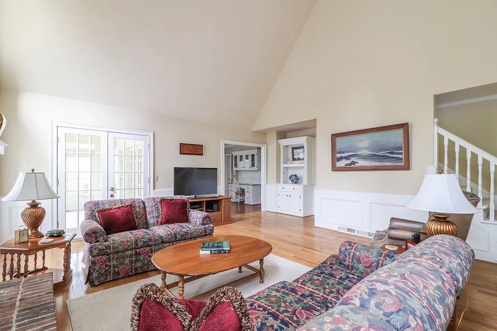 7370 Stoneykirk Close, Sandy Springs, Georgia 30350, 5 Bedrooms Bedrooms, ,4 BathroomsBathrooms,Residential,Sold,7370 Stoneykirk Close,6838370