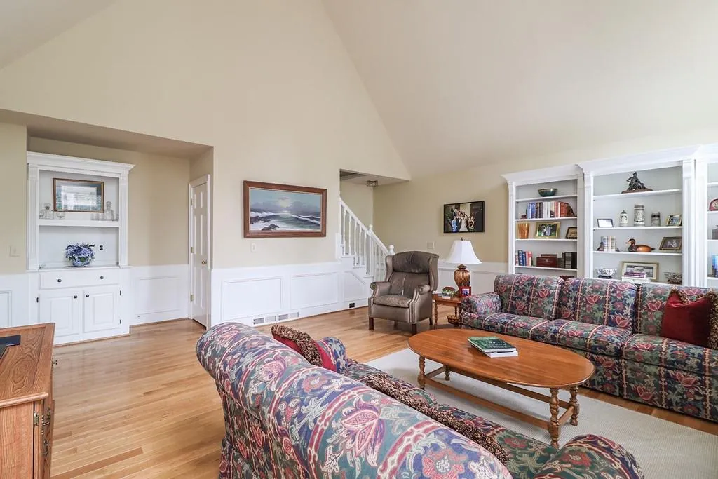 7370 Stoneykirk Close, Sandy Springs, Georgia 30350, 5 Bedrooms Bedrooms, ,4 BathroomsBathrooms,Residential,Sold,7370 Stoneykirk Close,6838370