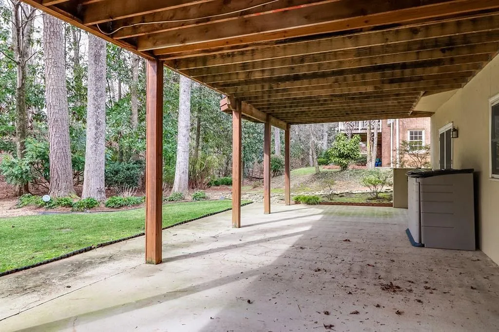 7370 Stoneykirk Close, Sandy Springs, Georgia 30350, 5 Bedrooms Bedrooms, ,4 BathroomsBathrooms,Residential,Sold,7370 Stoneykirk Close,6838370