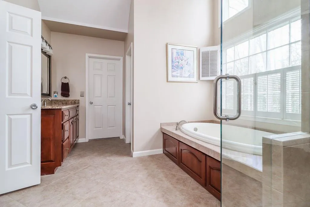 7370 Stoneykirk Close, Sandy Springs, Georgia 30350, 5 Bedrooms Bedrooms, ,4 BathroomsBathrooms,Residential,Sold,7370 Stoneykirk Close,6838370