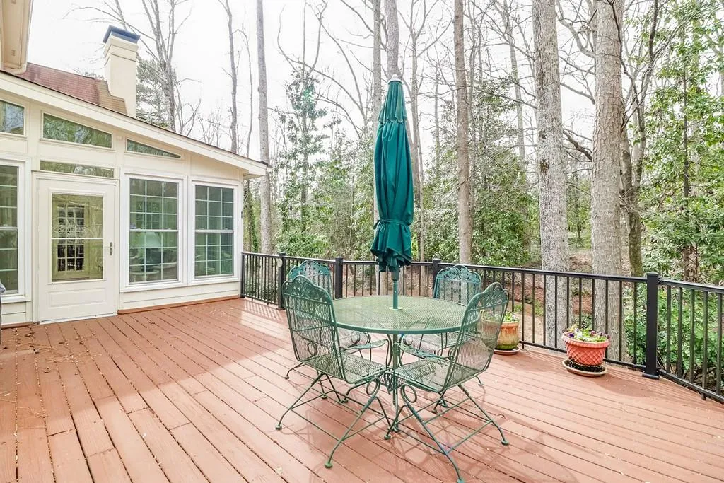 7370 Stoneykirk Close, Sandy Springs, Georgia 30350, 5 Bedrooms Bedrooms, ,4 BathroomsBathrooms,Residential,Sold,7370 Stoneykirk Close,6838370