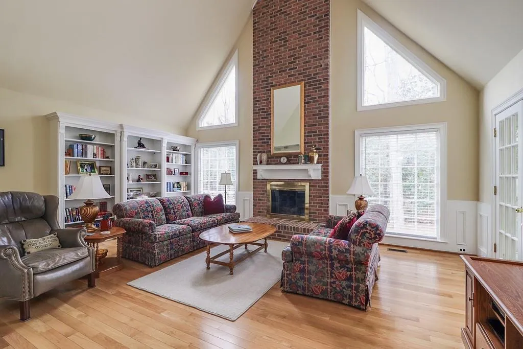 7370 Stoneykirk Close, Sandy Springs, Georgia 30350, 5 Bedrooms Bedrooms, ,4 BathroomsBathrooms,Residential,Sold,7370 Stoneykirk Close,6838370