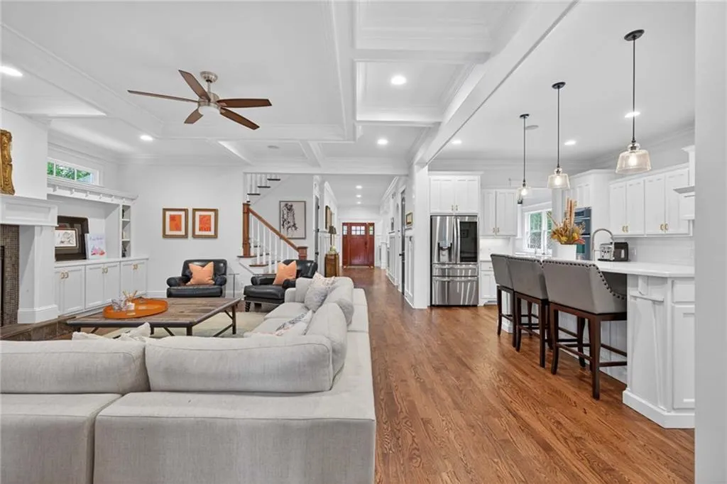 615 Burke Road Ne, Atlanta, Georgia 30305, 6 Bedrooms Bedrooms, ,5 BathroomsBathrooms,Residential,For Sale,615 Burke Road Ne,7611253