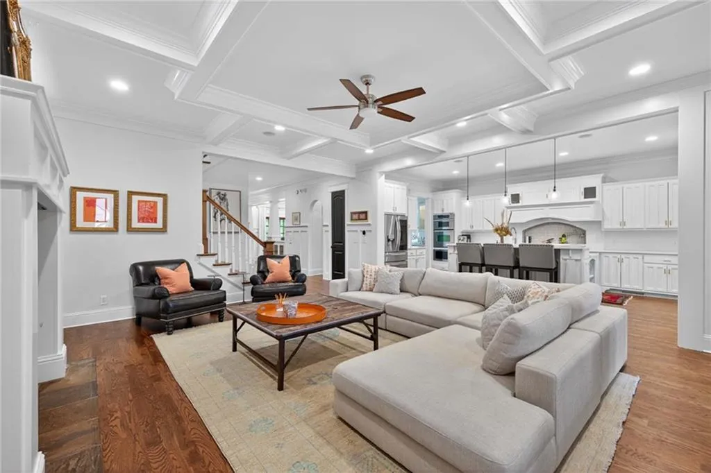 615 Burke Road Ne, Atlanta, Georgia 30305, 6 Bedrooms Bedrooms, ,5 BathroomsBathrooms,Residential,For Sale,615 Burke Road Ne,7611253